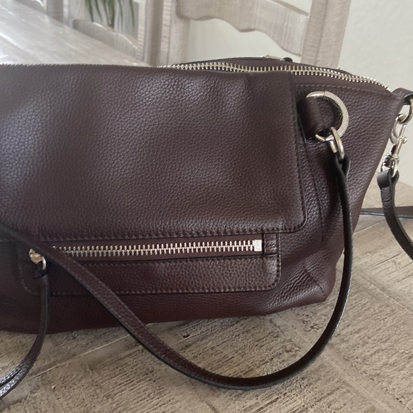 Vince Camuto leather handbag. EUC - Picture 5 of 11